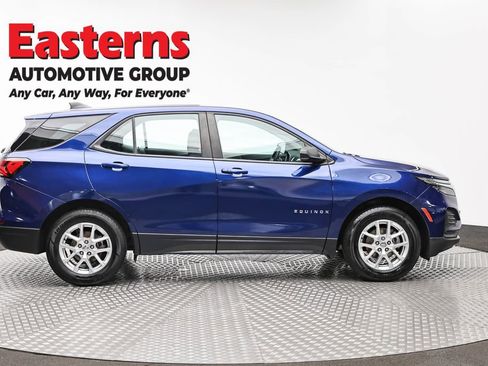 Used 2022 Chevrolet Equinox LS AWD/4WD image 4