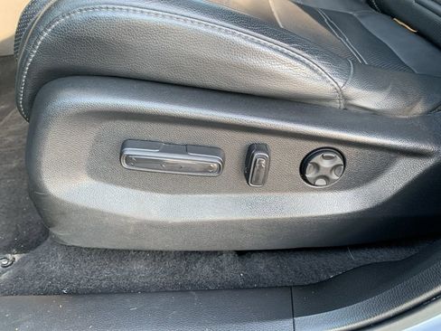 Used 2020 Honda CR-V Touring image 17