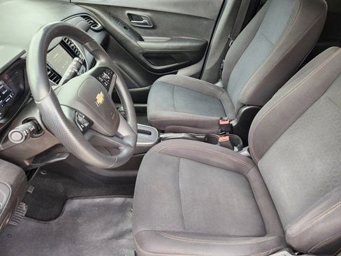 Used 2019 Chevrolet Trax LS w/ Tint and Cruise Package image 4