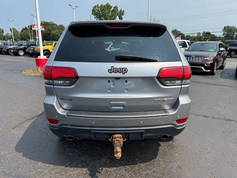 Used 2017 Jeep Grand Cherokee Trailhawk w/ Trailhawk Luxury Group AWD/4WD image 4
