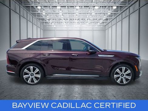 Certified 2025 Cadillac Escalade IQ Luxury 2 w/ LPO, Premium Carpet Package AWD/4WD image 8