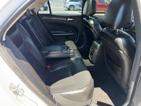 Used 2019 Chrysler 300 Limited RWD image 33