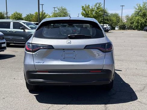Used 2023 Honda HR-V LX image 3