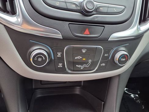 Used 2021 Chevrolet Equinox LS w/ LS Convenience Package image 7