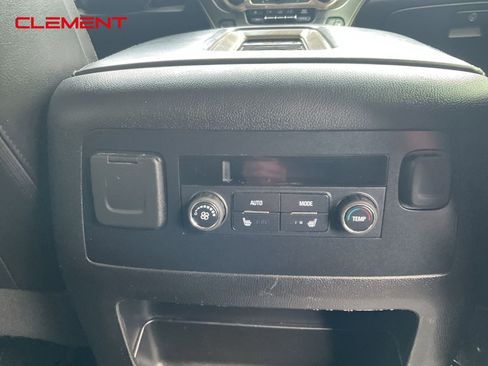 Used 2020 GMC Yukon XL Denali image 34