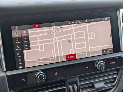 New 2026 Porsche Macan image 18