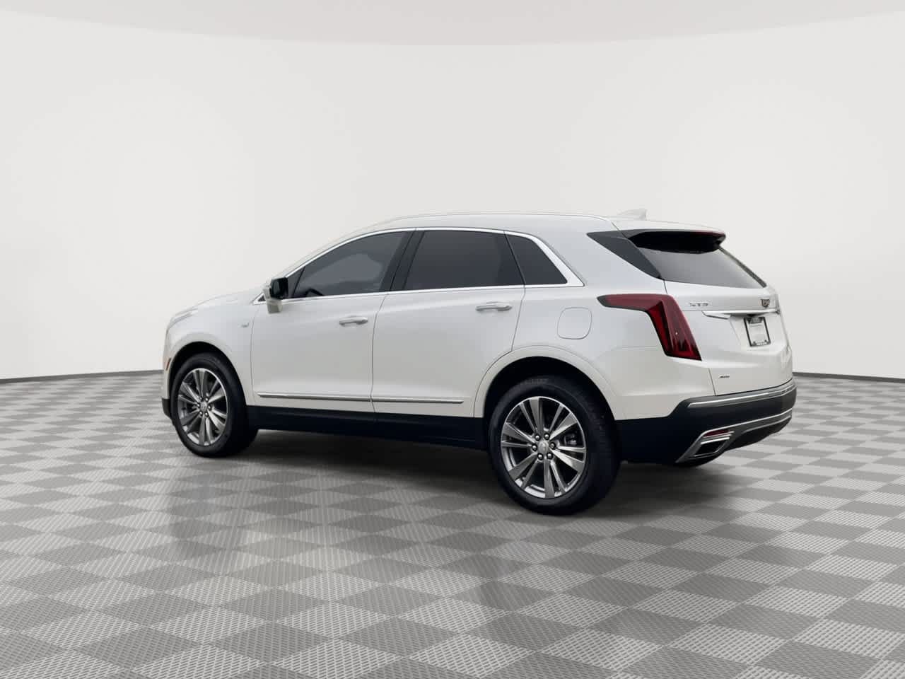 Certified 2025 Cadillac XT5 Premium Luxury AWD/4WD image 6
