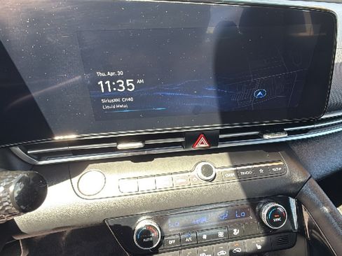 Used 2025 Hyundai Elantra SEL FWD image 21