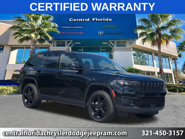 Certified 2025 Jeep Grand Cherokee Altitude AWD/4WD image 1