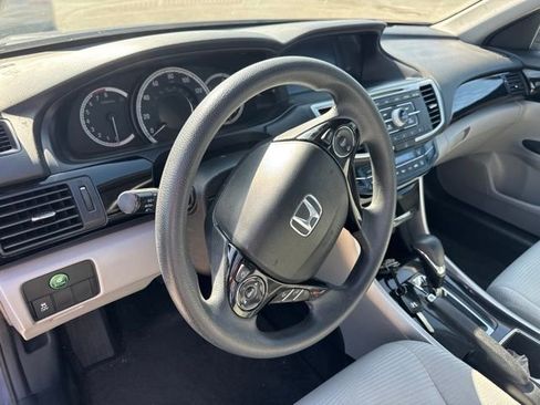 Used 2017 Honda Accord LX image 9