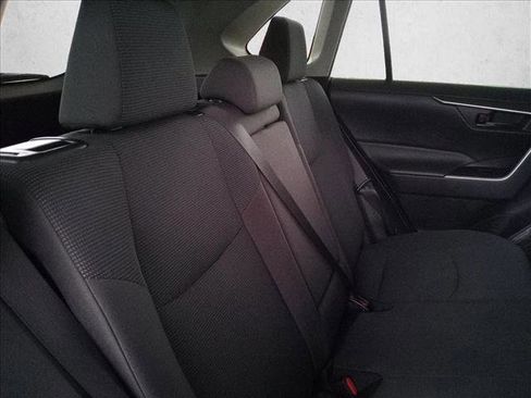 Used 2022 Toyota RAV4 LE image 13