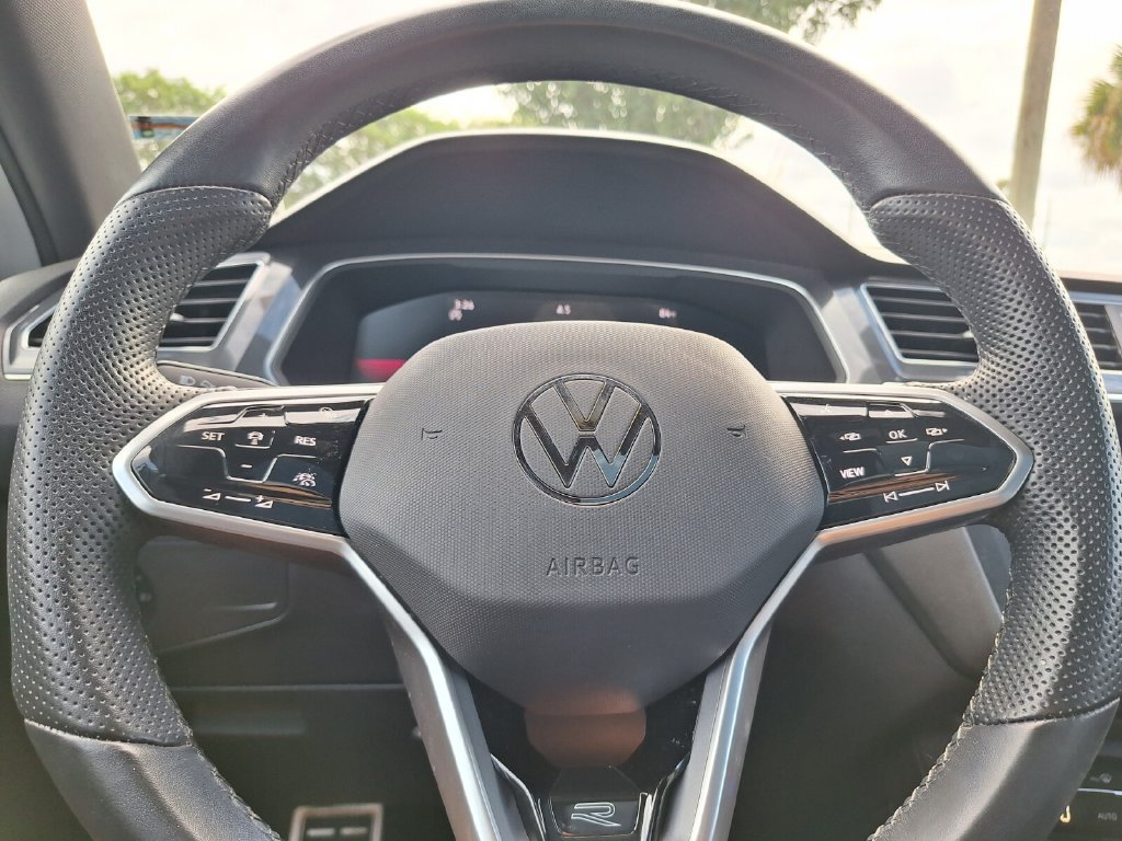 Used 2023 Volkswagen Tiguan SE R-Line FWD image 18