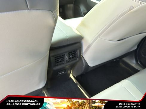 Used 2022 Toyota RAV4 XLE Premium AWD/4WD image 24