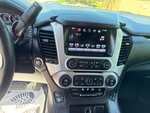 Used 2016 GMC Yukon XL SLT w/ Open Road Package AWD/4WD image 17
