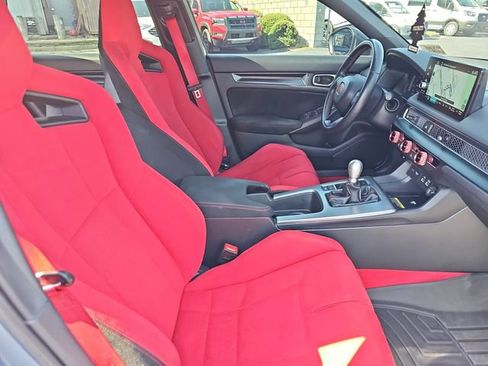 Used 2023 Honda Civic Type R image 10