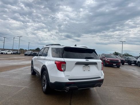 Used 2021 Ford Explorer XLT w/ Equipment Group 202A RWD image 17
