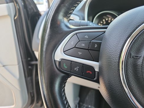 Used 2021 Jeep Compass Latitude FWD image 26
