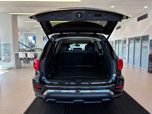 Used 2019 Nissan Pathfinder SL AWD/4WD image 9