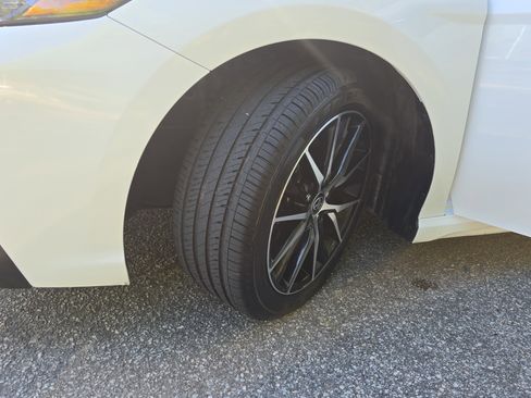 Used 2024 Toyota Camry SE image 31