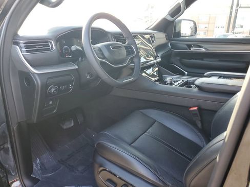 Used 2024 Jeep Wagoneer Series II w/ Flexible Seating Group RWD image 19