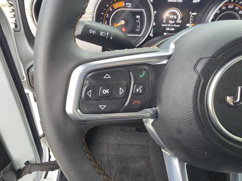 Used 2023 Jeep Gladiator Overland image 13