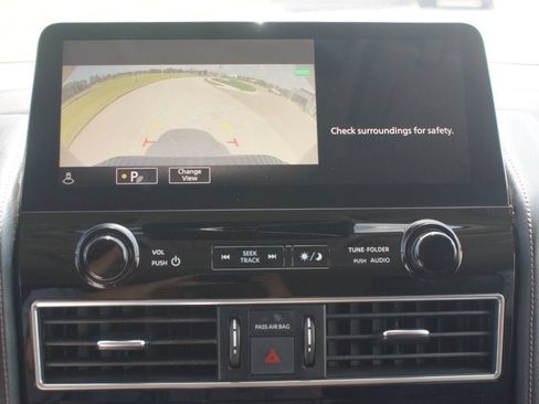 Used 2022 Nissan Armada Platinum RWD image 9