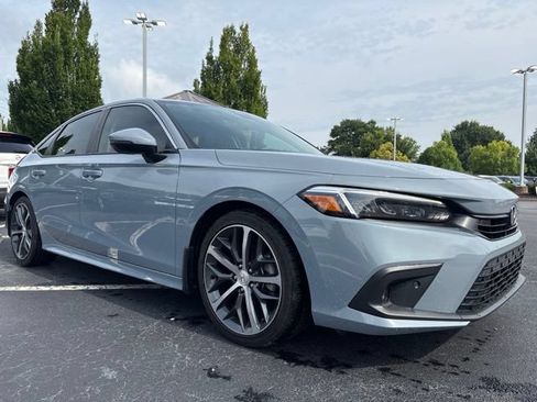 Used 2024 Honda Civic Touring image 3