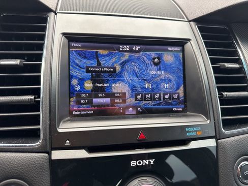 Used 2013 Ford Taurus SHO image 13