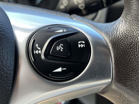 Used 2018 Ford Transit 150 XLT image 9