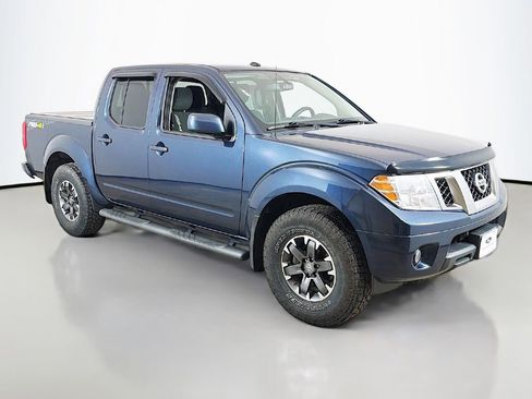 Used 2019 Nissan Frontier PRO-4X image 2