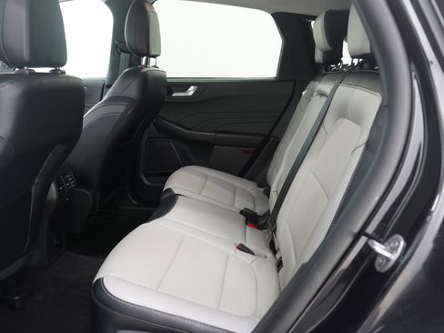 Used 2025 Ford Escape SE w/ Class II Trailer Tow Package FWD image 14