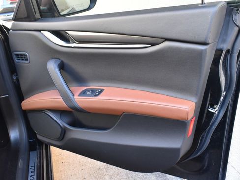 Used 2020 Maserati Ghibli RWD image 17