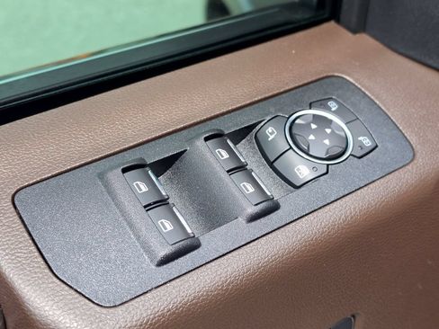 Used 2019 Ford F150 King Ranch w/ Equipment Group 601A Luxury AWD/4WD image 18