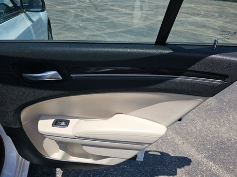 Used 2021 Chrysler 300 Touring L AWD/4WD image 16