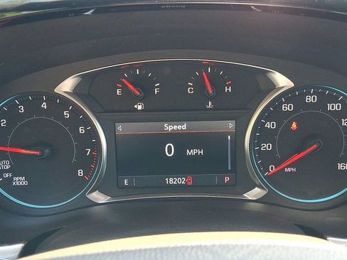 Used 2023 Chevrolet Traverse LT FWD image 20