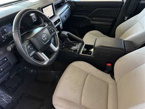 Used 2025 Toyota 4Runner SR5 AWD/4WD image 9