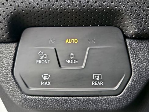 Certified 2024 Volkswagen Atlas Cross Sport SEL R-Line image 26