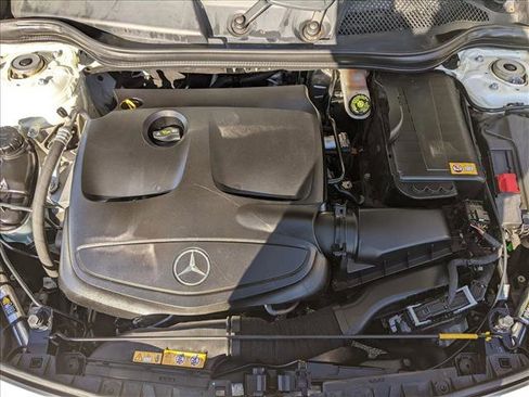 Used 2014 Mercedes-Benz CLA 250 image 21