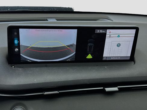 Used 2024 Genesis GV70 2.5T w/ Select Package image 10