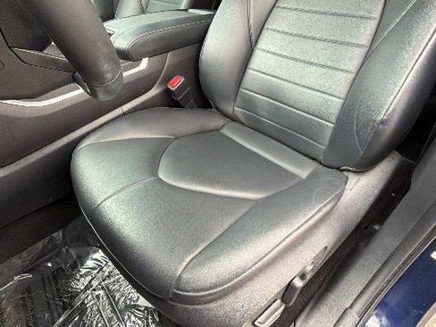 Used 2023 Toyota Highlander XLE FWD image 19