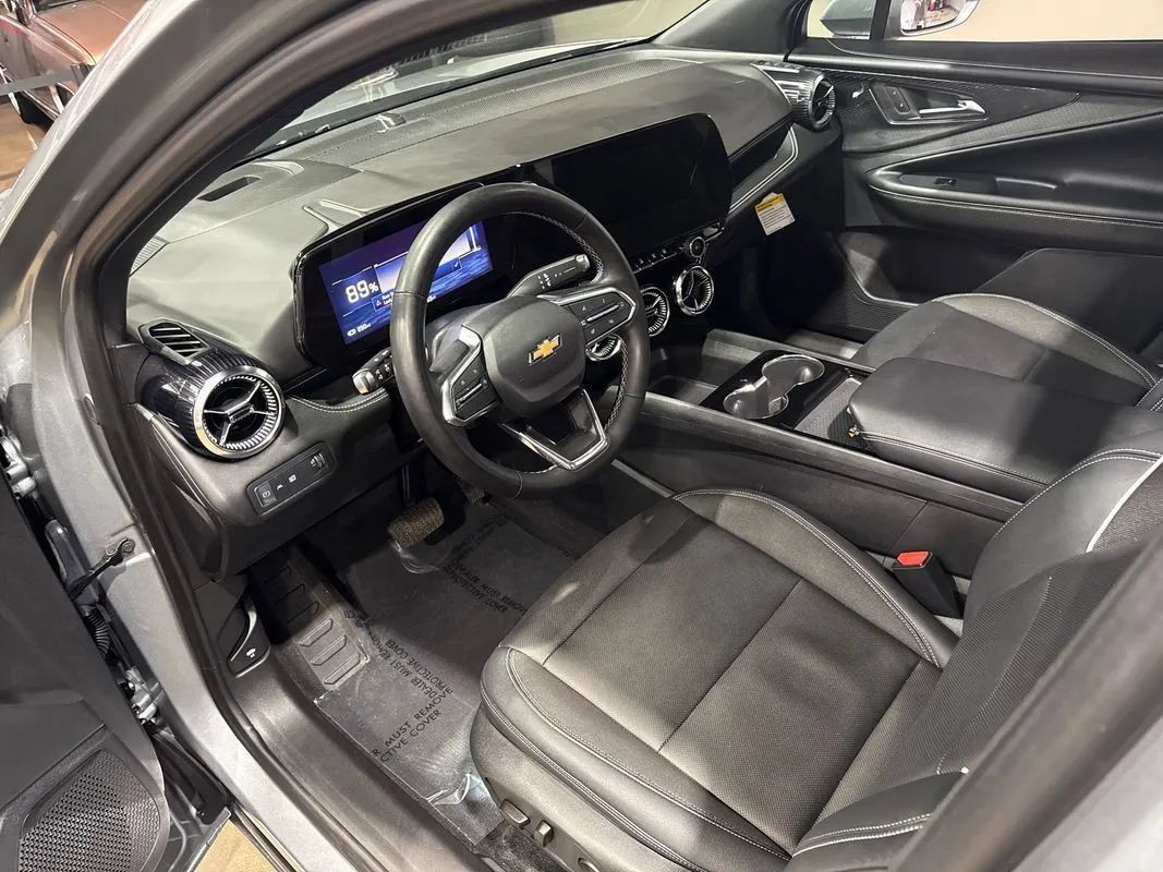 Used 2024 Chevrolet Blazer EV LT AWD/4WD image 81