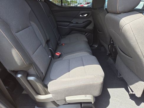 Used 2021 Chevrolet Traverse LT FWD image 13