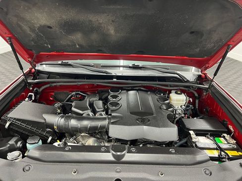 Used 2018 Toyota 4Runner SR5 Premium image 29