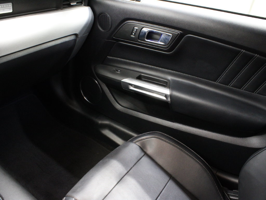 Used 2015 Ford Mustang Premium RWD image 26