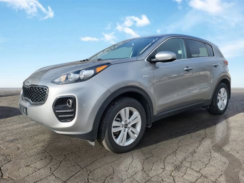 Used 2019 Kia Sportage LX image 2