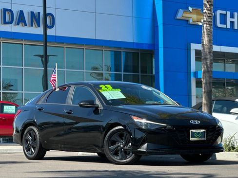 Used 2023 Hyundai Elantra Blue FWD image 2