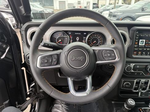 Used 2023 Jeep Gladiator Overland AWD/4WD image 21