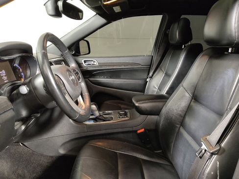 Used 2018 Jeep Grand Cherokee Limited AWD/4WD image 17