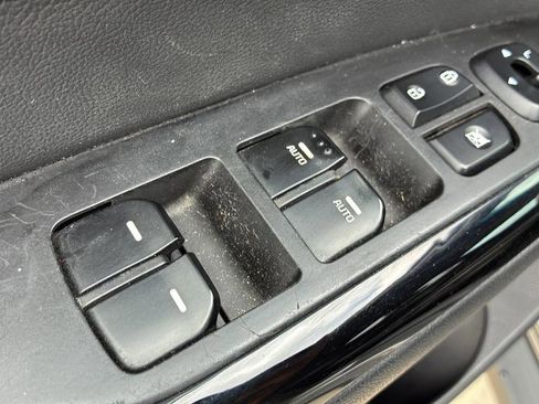 Used 2015 Kia Soul + w/ Primo Package FWD image 12