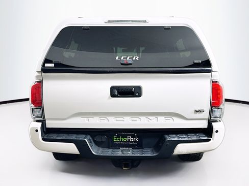 Used 2020 Toyota Tacoma TRD Off-Road w/ TRD Premium Off Road Package image 7